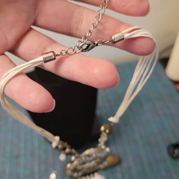 Statement necklace with earrings - Picture 3 of 4